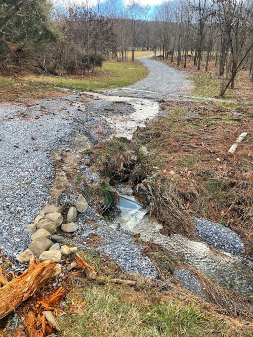  alt='What an awful experience with Matthew. He put in a 250 ft gravel driveway at my house and it’s absolute garbage'